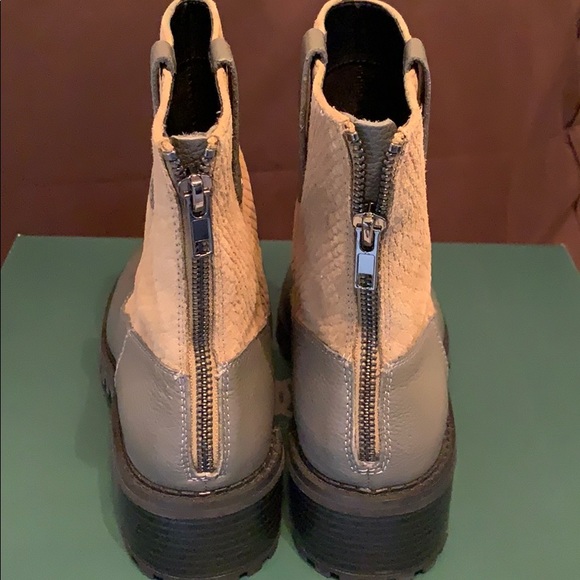 LOGO - Picture 2 of 8